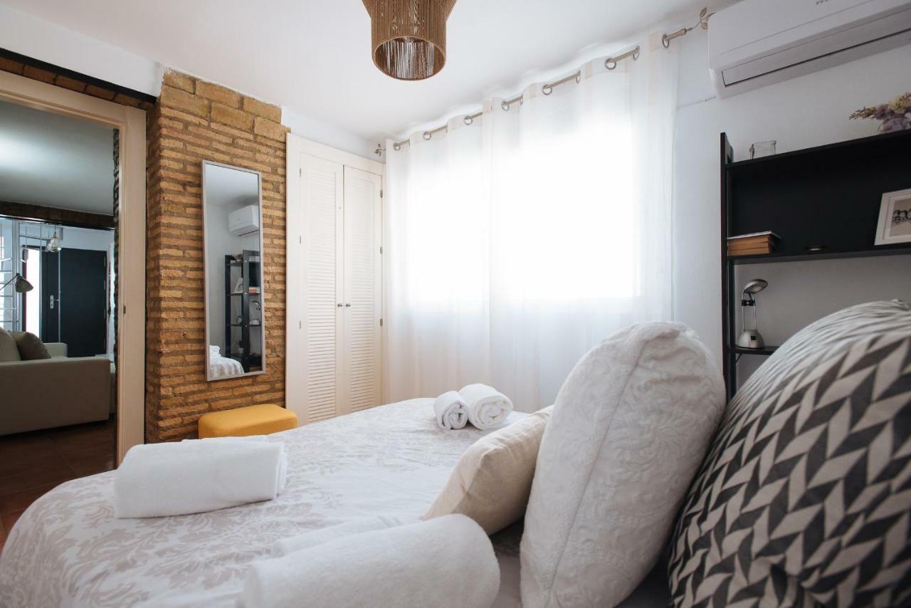Апартаменти Cozy Attic With Terrace- 1Bd 1Bth- San Vicente Севілья Екстер'єр фото