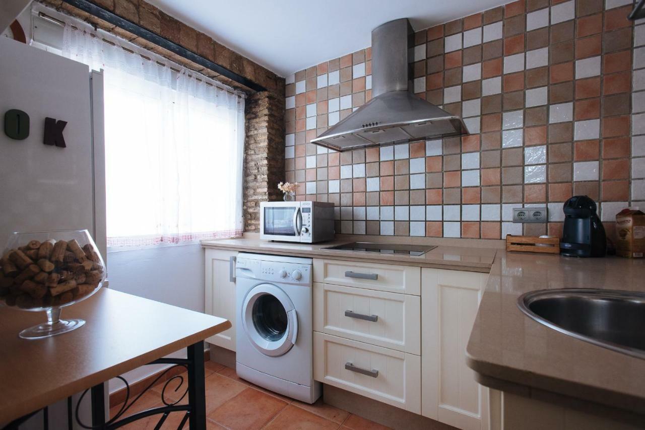 Апартаменти Cozy Attic With Terrace- 1Bd 1Bth- San Vicente Севілья Екстер'єр фото