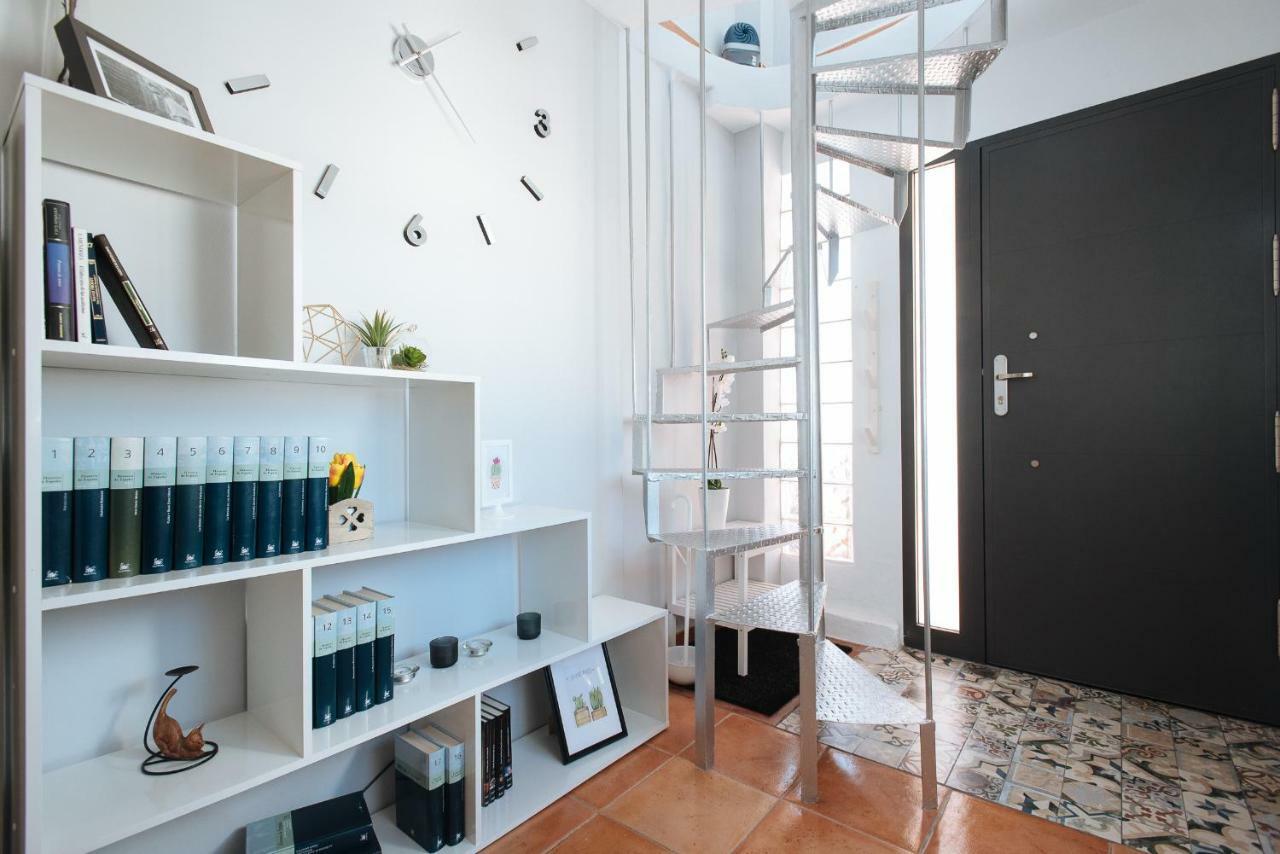 Апартаменти Cozy Attic With Terrace- 1Bd 1Bth- San Vicente Севілья Екстер'єр фото